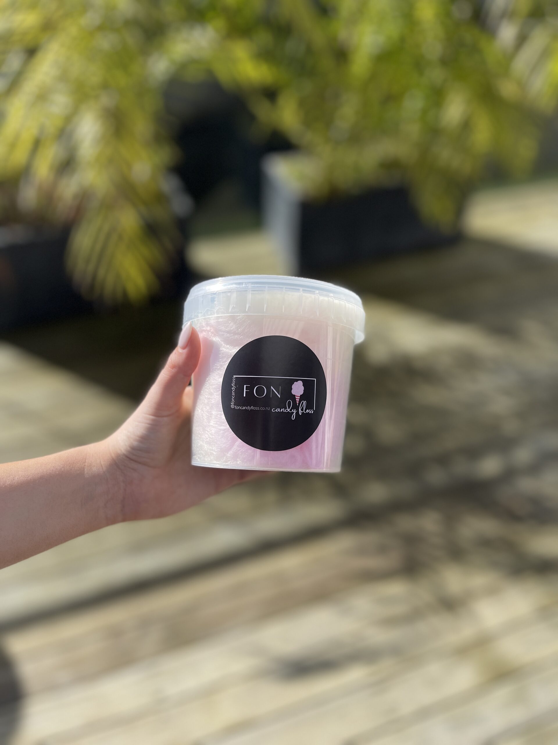 FON traditional single flavour gourmet candy floss tub